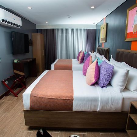 Unwnd Flats Otel Makati City Dış mekan fotoğraf